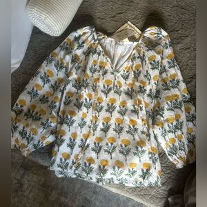 New with tags Evereve blouse size medium